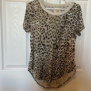 NWOT, chaser, women’s, lightweight shirttail tee, tie-dye/leopard print